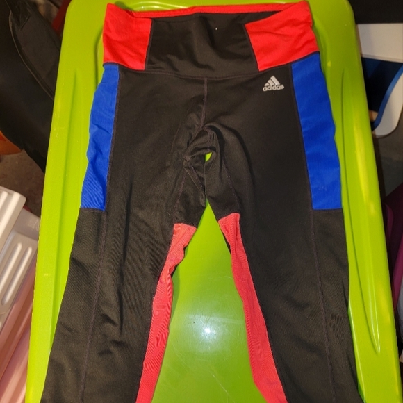 adidas Pants - Adidas Capri leggings medium